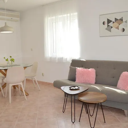 Apartmani Milin Apartment *